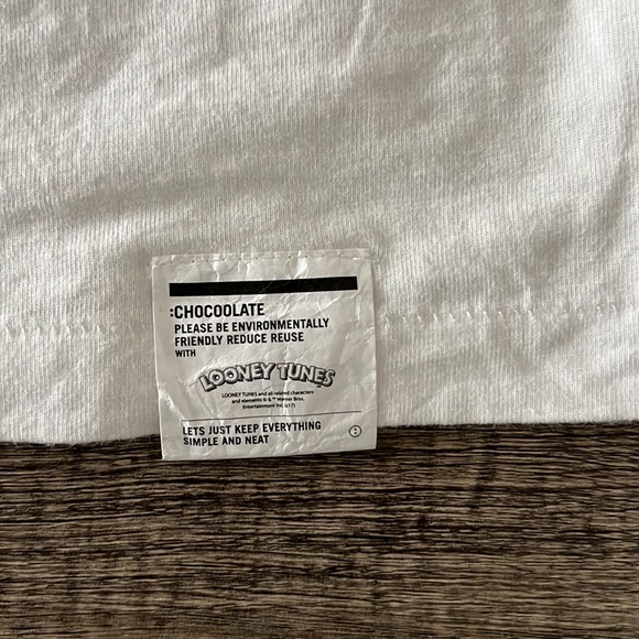 :chocoolate x Looney Tunes Collab - RARE! - Bugs Bunny Tee - Size Medium - Picture 5 of 5